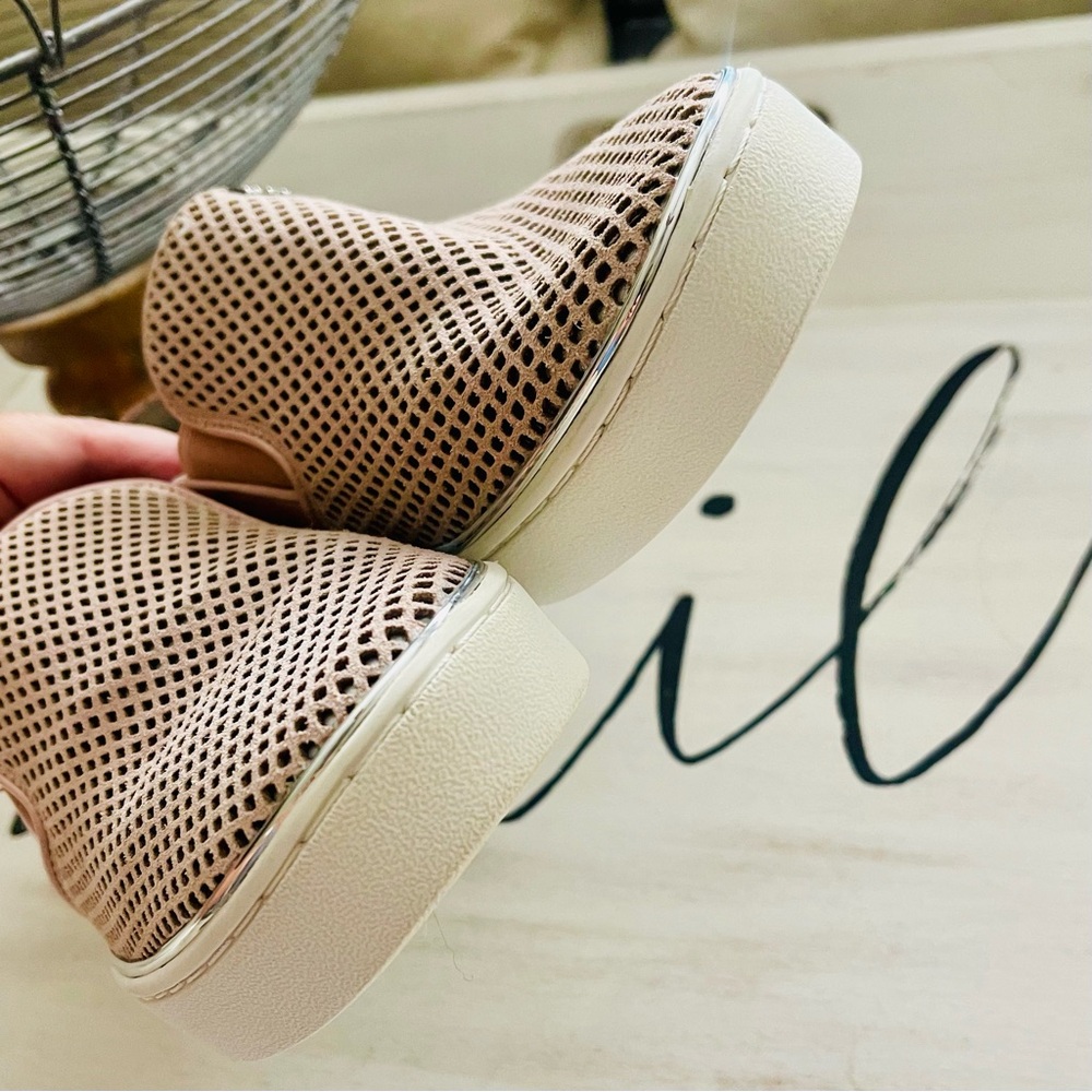 MICHAEL KORS Leather Slip On Perforated Slip On Shell Pink Silver Shoes Size 8 - Picture 9 of 16